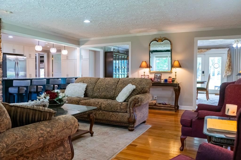 LIVINGSTON, Tennessee, 38570, United States, 5 Bedrooms Bedrooms, ,3 BathroomsBathrooms,Residential,Forsale,1929815