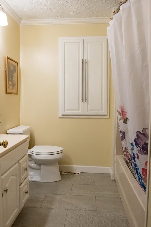 LIVINGSTON, Tennessee, 38570, United States, 5 Bedrooms Bedrooms, ,3 BathroomsBathrooms,Residential,Forsale,1929815