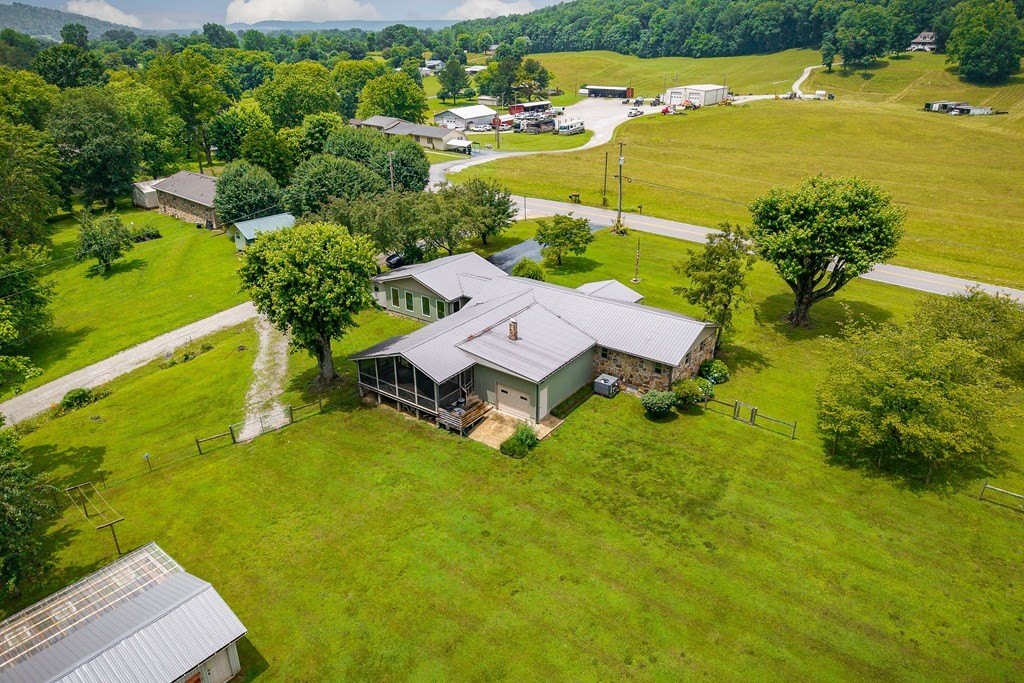 SPARTA, Tennessee, 38583, United States, 3 Bedrooms Bedrooms, ,2 BathroomsBathrooms,Residential,Forsale,1886016