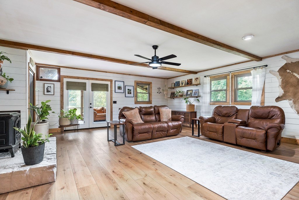 SPARTA, Tennessee, 38583, United States, 3 Bedrooms Bedrooms, ,2 BathroomsBathrooms,Residential,Forsale,1886016