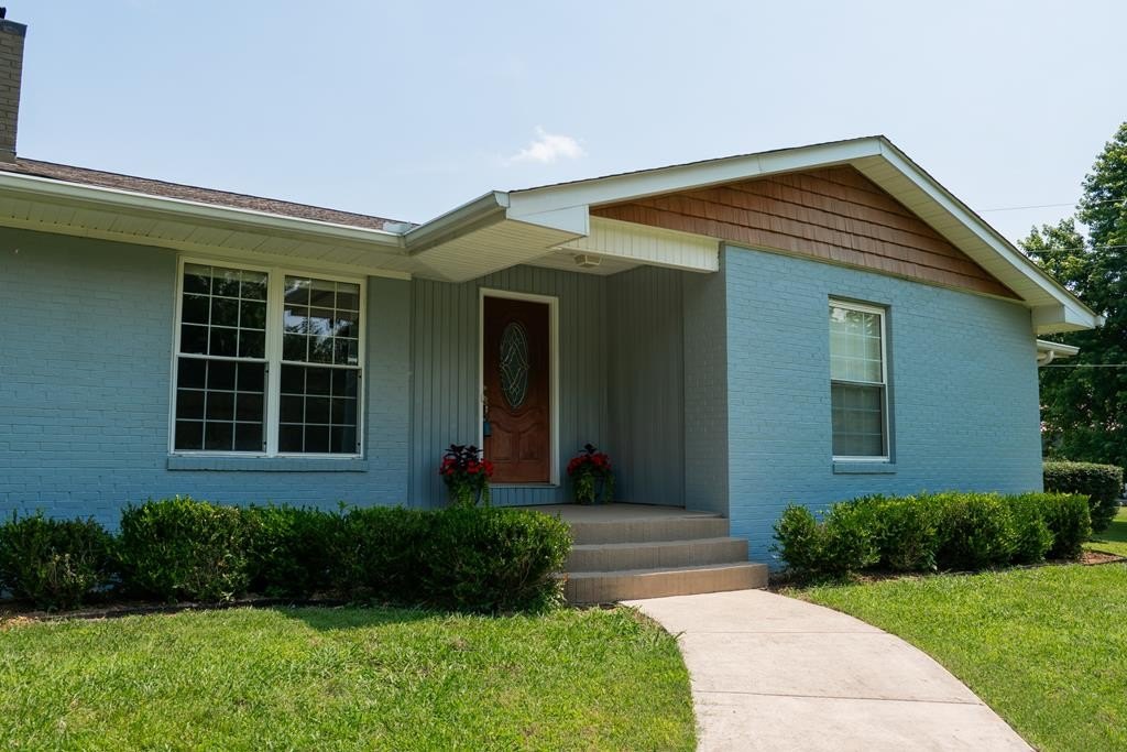 LIVINGSTON, Tennessee, 38570, United States, 5 Bedrooms Bedrooms, ,3 BathroomsBathrooms,Residential,Forsale,1929815