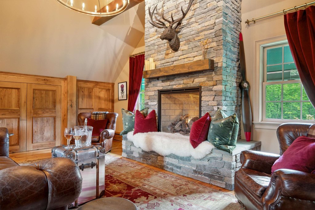 Barnard, Vermont, 05031, United States, 5 Bedrooms Bedrooms, ,5.5 BathroomsBathrooms,Residential,Forsale,1999502