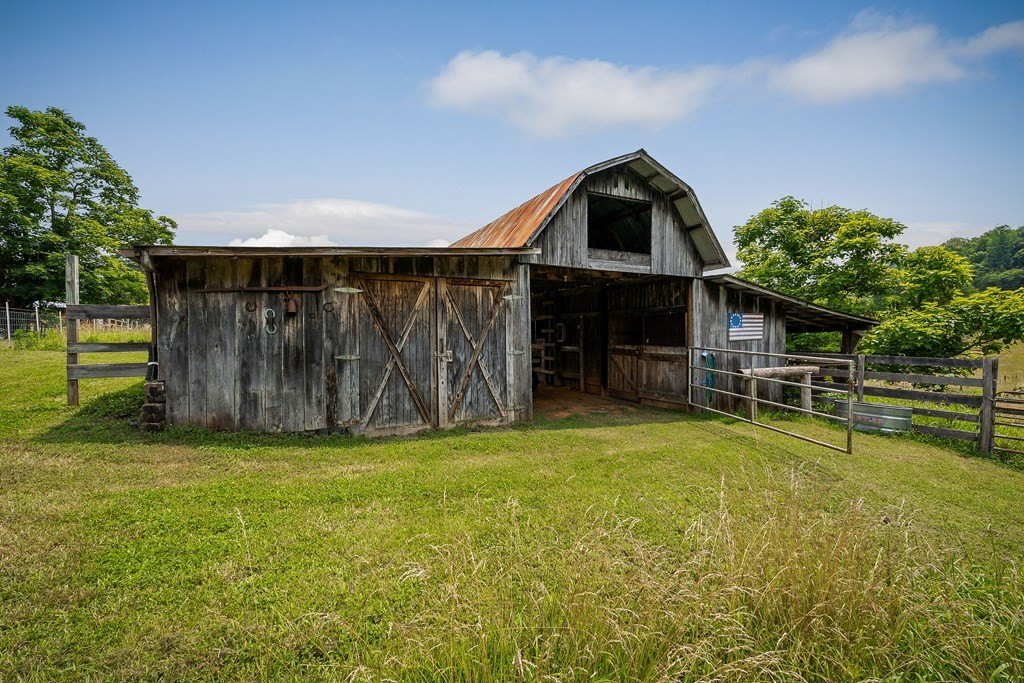 SPARTA, Tennessee, 38583, United States, 3 Bedrooms Bedrooms, ,2 BathroomsBathrooms,Residential,Forsale,1886016