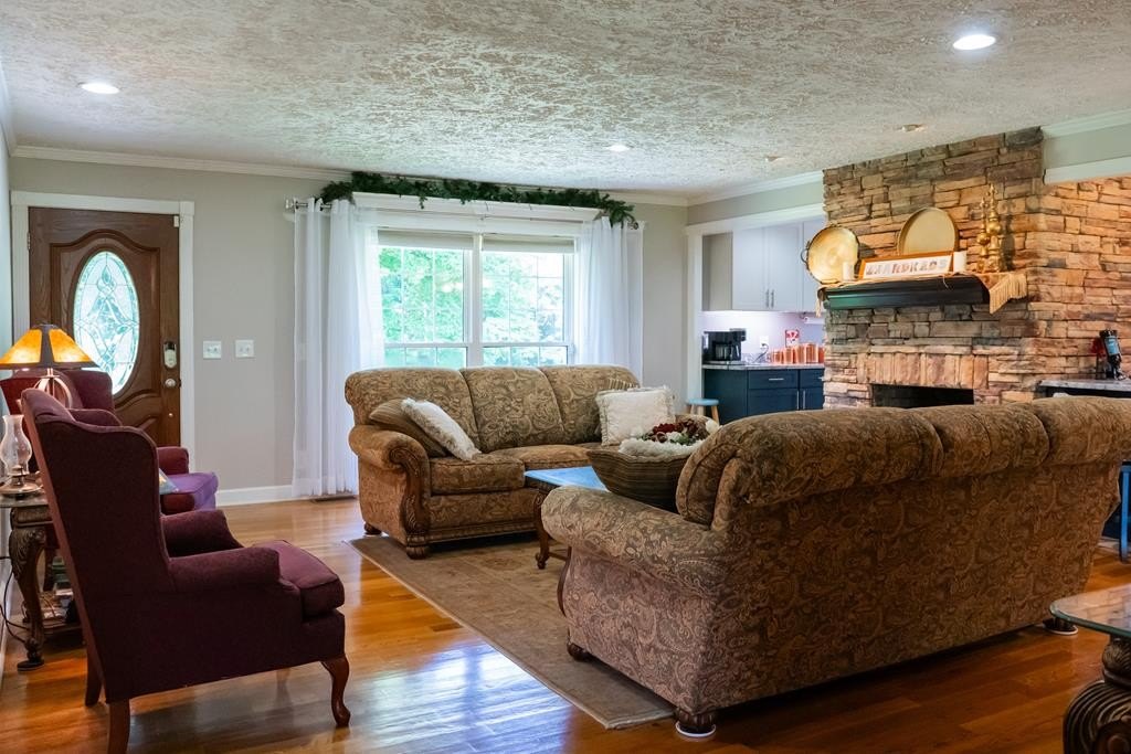 LIVINGSTON, Tennessee, 38570, United States, 5 Bedrooms Bedrooms, ,3 BathroomsBathrooms,Residential,Forsale,1929815