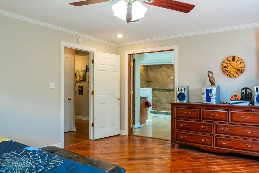 LIVINGSTON, Tennessee, 38570, United States, 5 Bedrooms Bedrooms, ,3 BathroomsBathrooms,Residential,Forsale,1929815