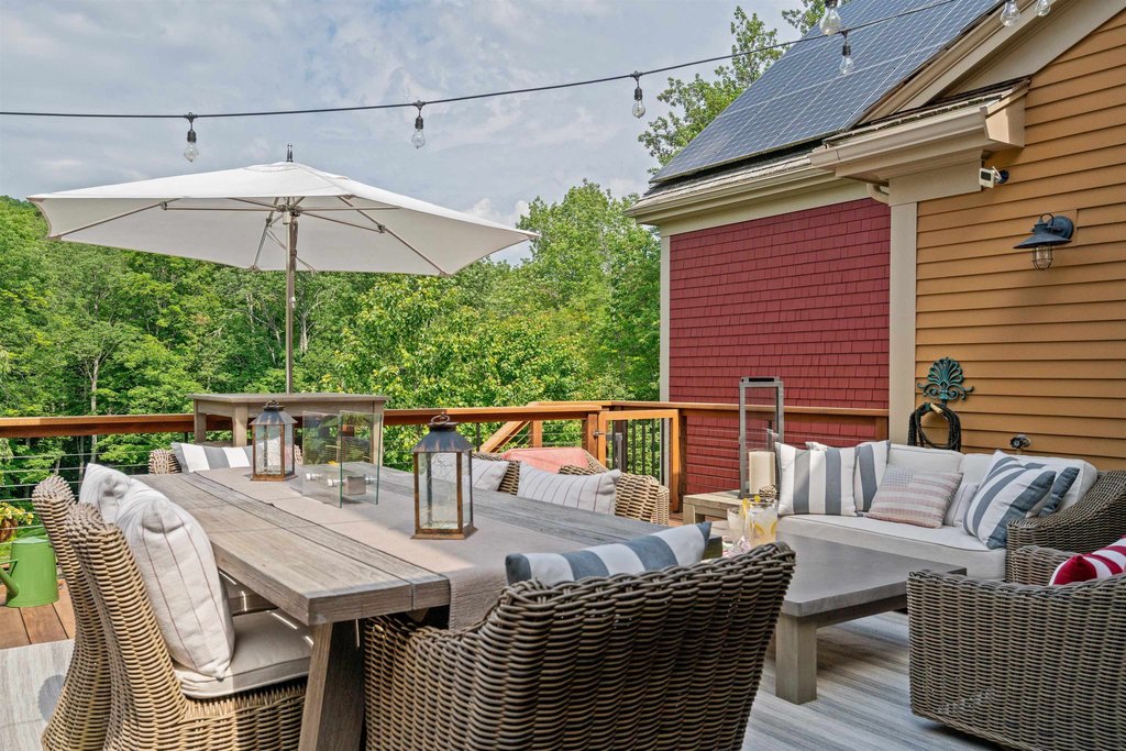 Barnard, Vermont, 05031, United States, 5 Bedrooms Bedrooms, ,5.5 BathroomsBathrooms,Residential,Forsale,1999502