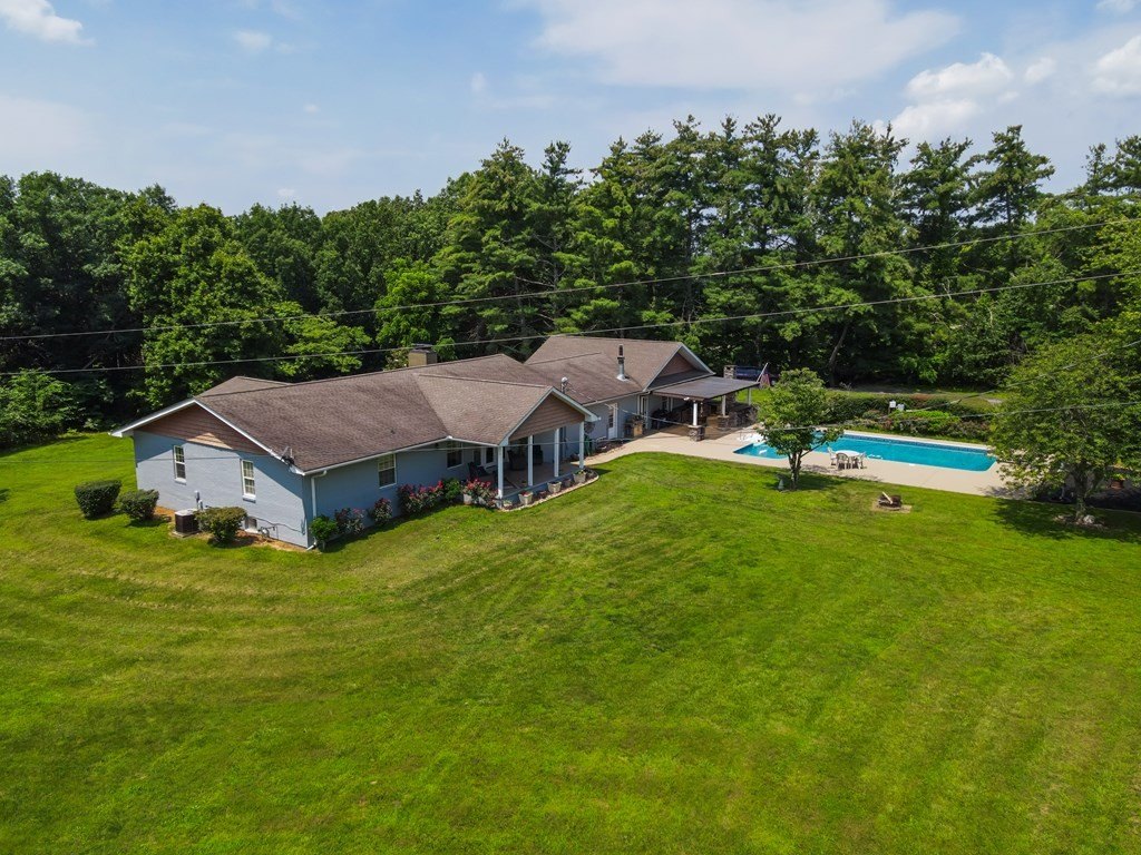 LIVINGSTON, Tennessee, 38570, United States, 5 Bedrooms Bedrooms, ,3 BathroomsBathrooms,Residential,Forsale,1929815