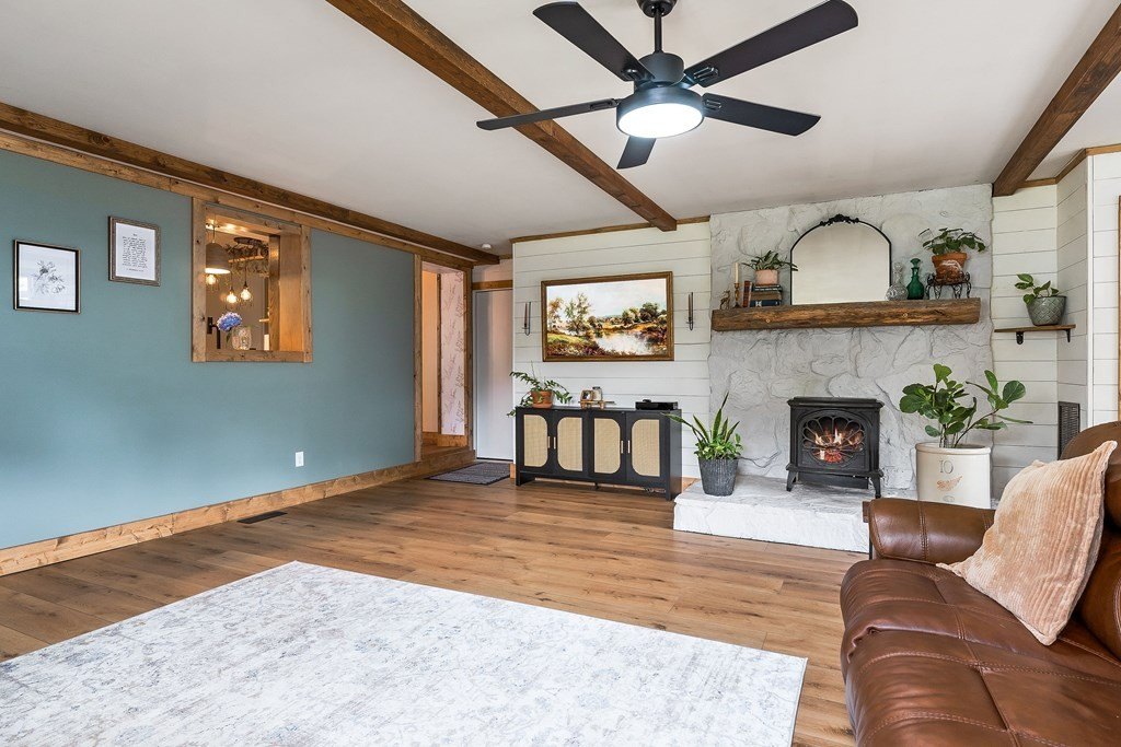 SPARTA, Tennessee, 38583, United States, 3 Bedrooms Bedrooms, ,2 BathroomsBathrooms,Residential,Forsale,1886016