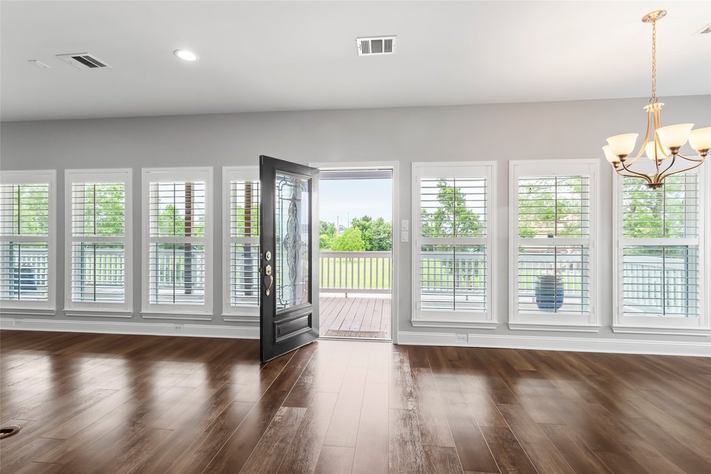 La Porte, Texas, 77571, United States, 6 Bedrooms Bedrooms, ,4.5 BathroomsBathrooms,Residential,Forsale,1936479