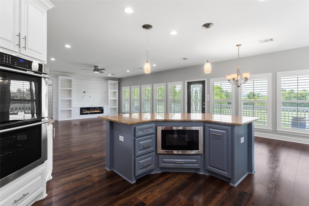La Porte, Texas, 77571, United States, 6 Bedrooms Bedrooms, ,4.5 BathroomsBathrooms,Residential,Forsale,1936479