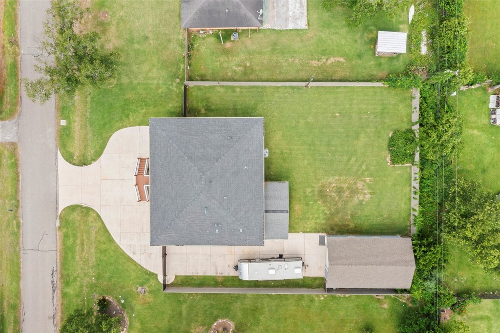 La Porte, Texas, 77571, United States, 6 Bedrooms Bedrooms, ,4.5 BathroomsBathrooms,Residential,Forsale,1936479