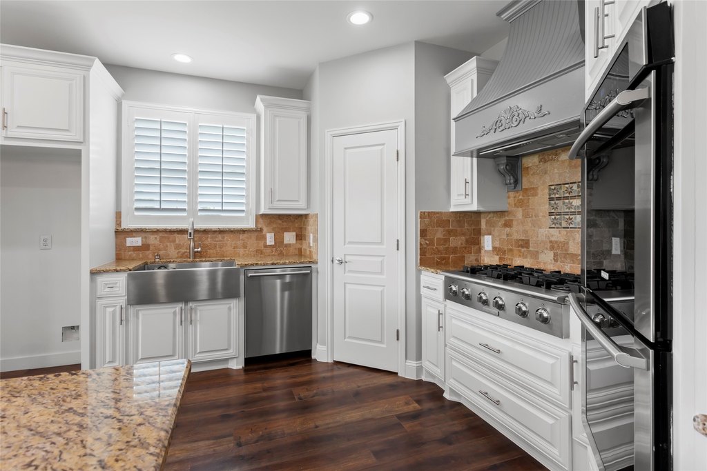 La Porte, Texas, 77571, United States, 6 Bedrooms Bedrooms, ,4.5 BathroomsBathrooms,Residential,Forsale,1936479