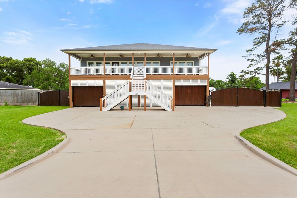 La Porte, Texas, 77571, United States, 6 Bedrooms Bedrooms, ,4.5 BathroomsBathrooms,Residential,Forsale,1936479