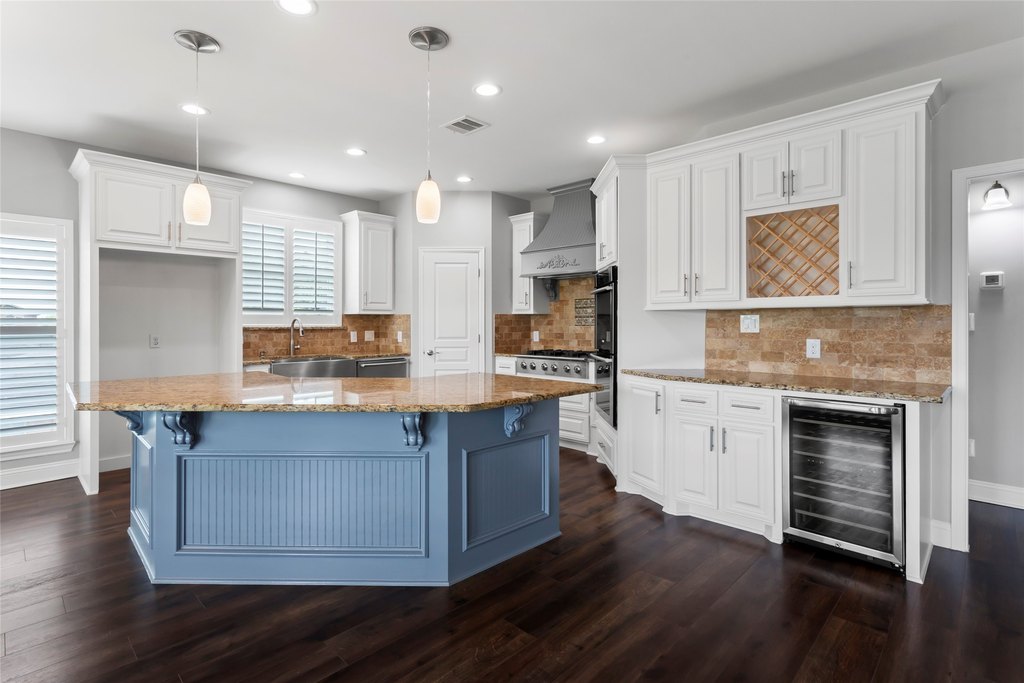 La Porte, Texas, 77571, United States, 6 Bedrooms Bedrooms, ,4.5 BathroomsBathrooms,Residential,Forsale,1936479