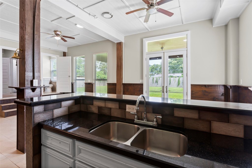 La Porte, Texas, 77571, United States, 6 Bedrooms Bedrooms, ,4.5 BathroomsBathrooms,Residential,Forsale,1936479