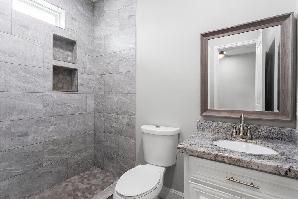 La Porte, Texas, 77571, United States, 6 Bedrooms Bedrooms, ,4.5 BathroomsBathrooms,Residential,Forsale,1936479