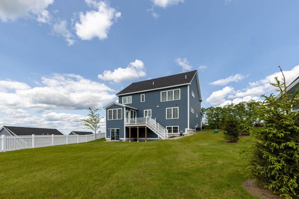 Newmarket, New Hampshire, 03857, United States, 4 Bedrooms Bedrooms, ,3.5 BathroomsBathrooms,Residential,Forsale,1933930
