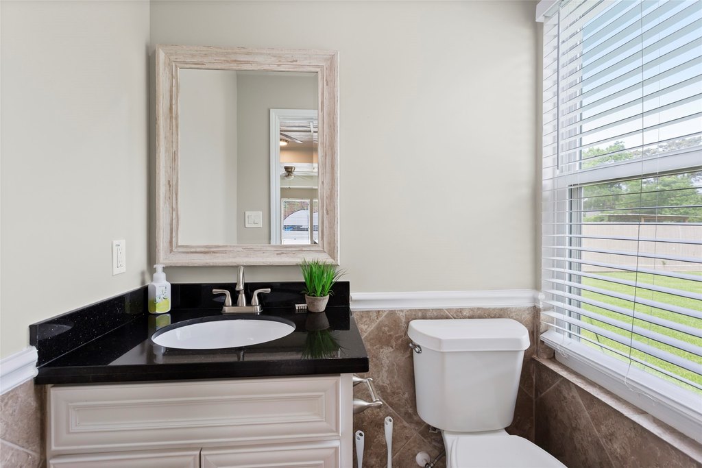 La Porte, Texas, 77571, United States, 6 Bedrooms Bedrooms, ,4.5 BathroomsBathrooms,Residential,Forsale,1936479