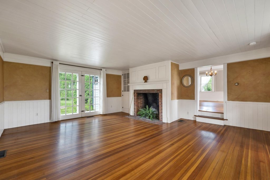 Francestown, New Hampshire, 03043, United States, 3 Bedrooms Bedrooms, ,2 BathroomsBathrooms,Residential,Forsale,1933994