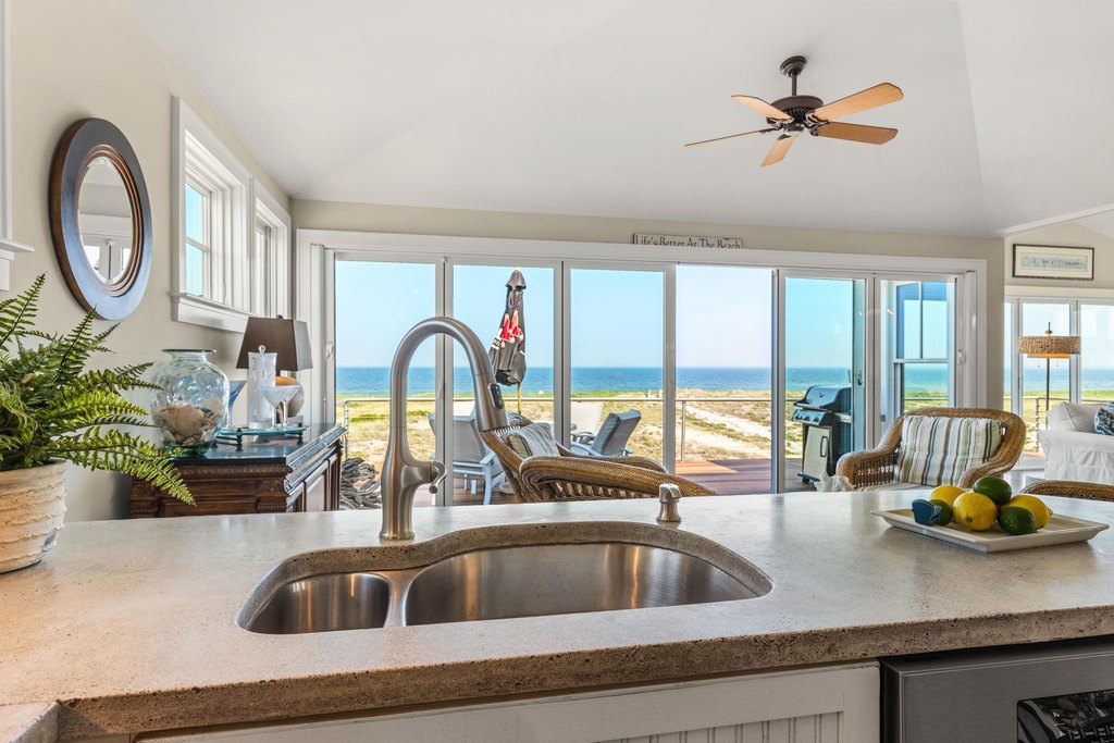 Seabrook, New Hampshire, 03874, United States, 4 Bedrooms Bedrooms, ,4 BathroomsBathrooms,Residential,Forsale,1933931