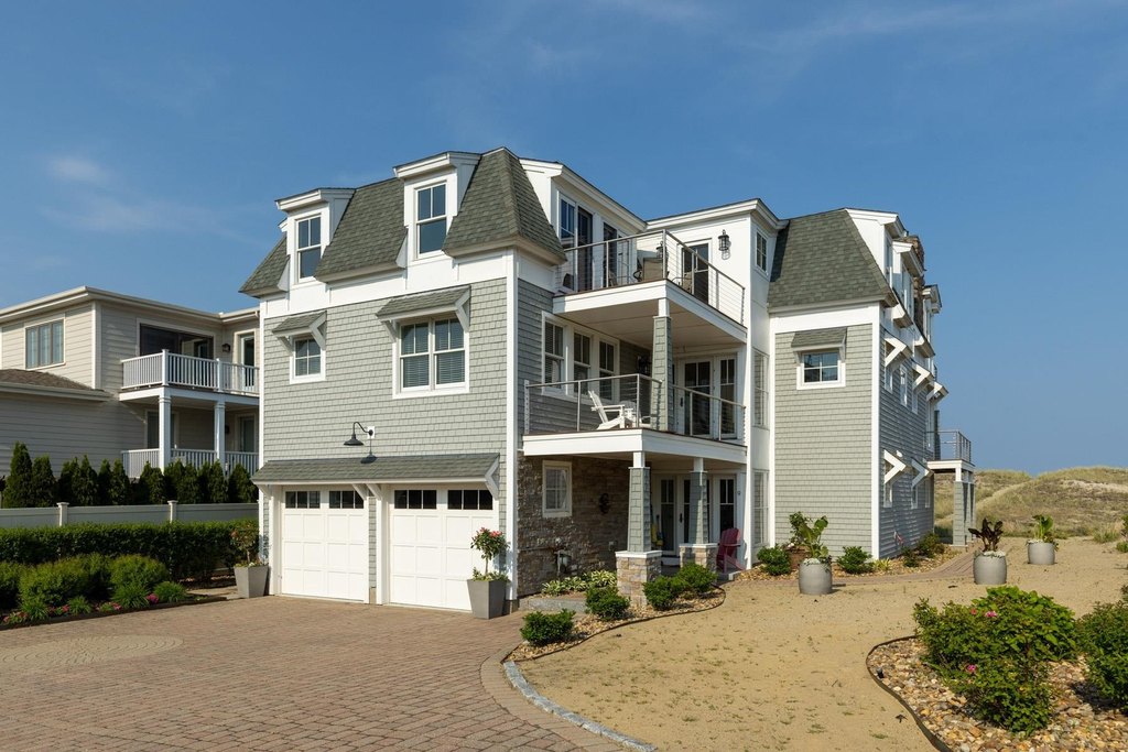 Seabrook, New Hampshire, 03874, United States, 4 Bedrooms Bedrooms, ,4 BathroomsBathrooms,Residential,Forsale,1933931