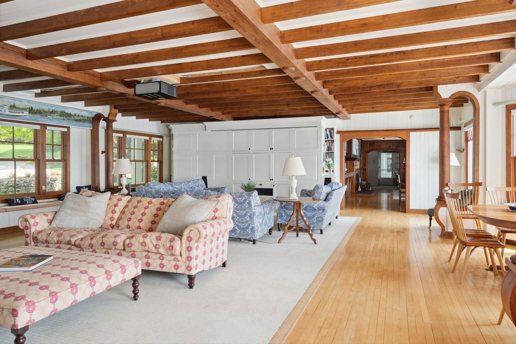 Wolfeboro, New Hampshire, 03894, United States, 11 Bedrooms Bedrooms, ,11.5 BathroomsBathrooms,Residential,Forsale,1893958