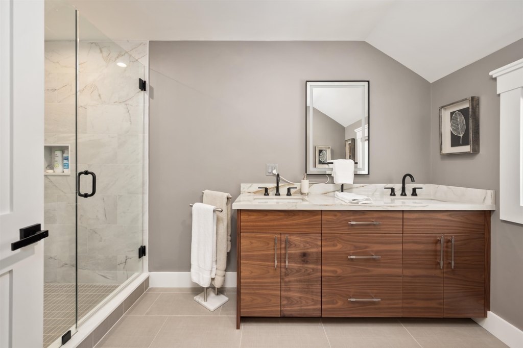 Laconia, New Hampshire, 03246, United States, 4 Bedrooms Bedrooms, ,2.5 BathroomsBathrooms,Residential,Forsale,1952803