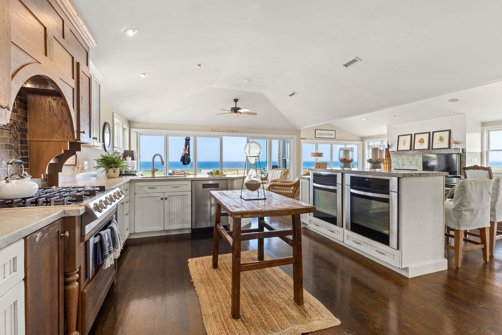 Seabrook, New Hampshire, 03874, United States, 4 Bedrooms Bedrooms, ,4 BathroomsBathrooms,Residential,Forsale,1933931