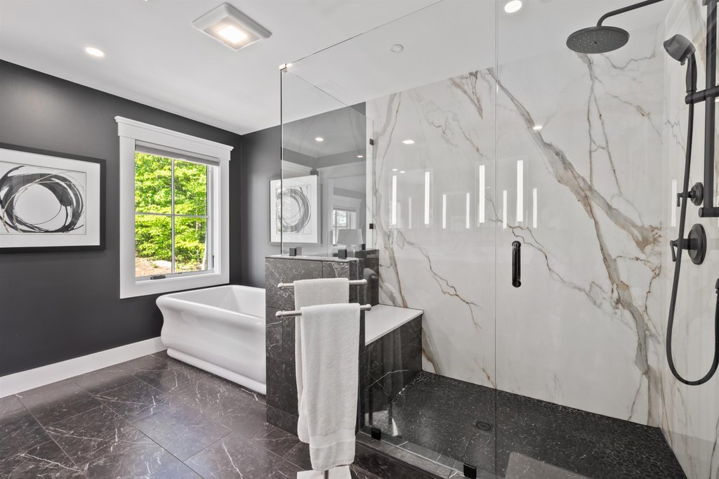 Laconia, New Hampshire, 03246, United States, 4 Bedrooms Bedrooms, ,2.5 BathroomsBathrooms,Residential,Forsale,1952803