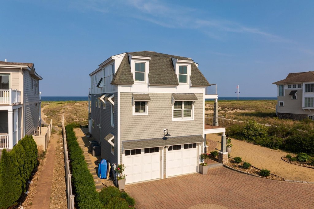 Seabrook, New Hampshire, 03874, United States, 4 Bedrooms Bedrooms, ,4 BathroomsBathrooms,Residential,Forsale,1933931