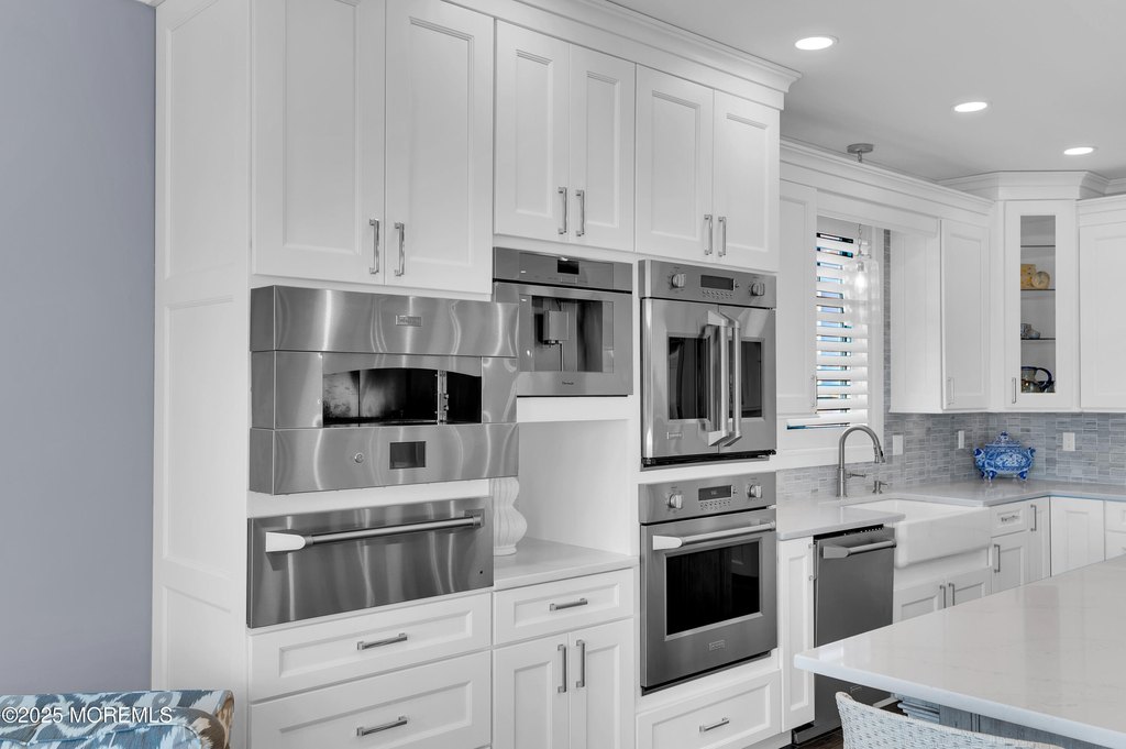 Mantoloking, New Jersey, 08738, United States, 12 Bedrooms Bedrooms, ,8.5 BathroomsBathrooms,Residential,Forsale,1945909