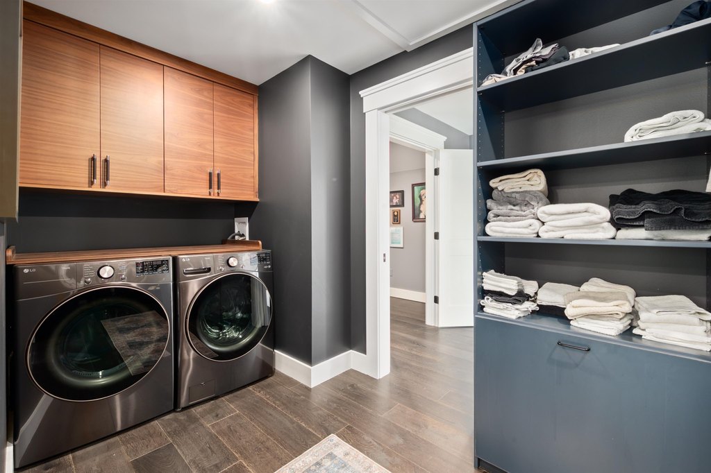 Laconia, New Hampshire, 03246, United States, 4 Bedrooms Bedrooms, ,2.5 BathroomsBathrooms,Residential,Forsale,1952803