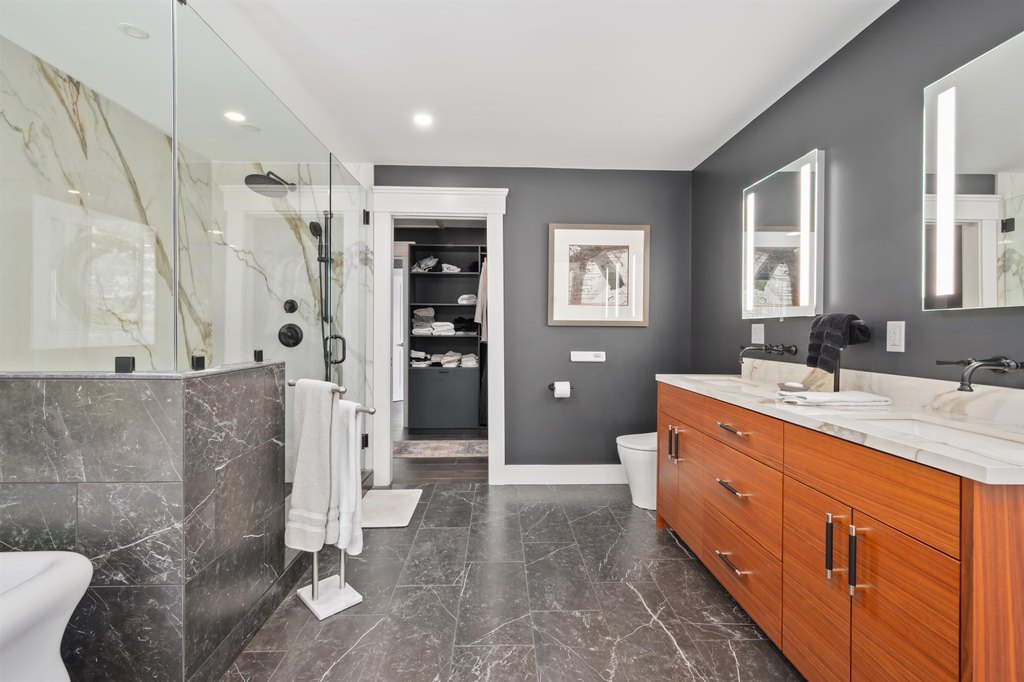 Laconia, New Hampshire, 03246, United States, 4 Bedrooms Bedrooms, ,2.5 BathroomsBathrooms,Residential,Forsale,1952803