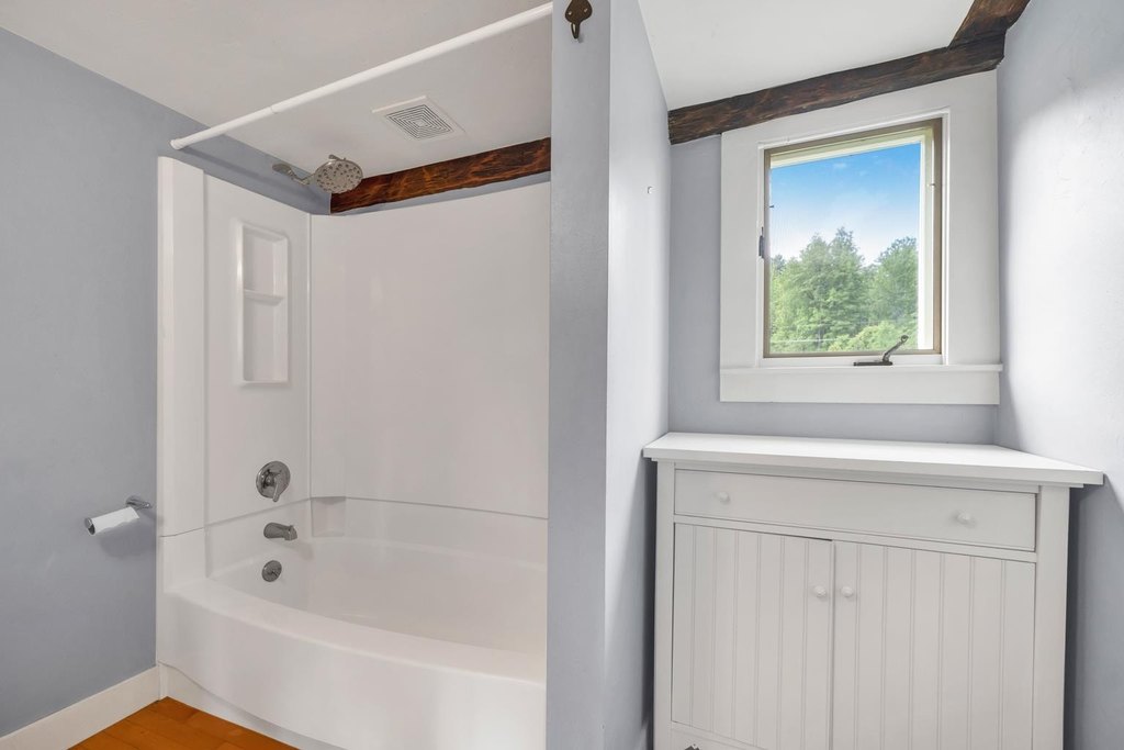 Francestown, New Hampshire, 03043, United States, 3 Bedrooms Bedrooms, ,2 BathroomsBathrooms,Residential,Forsale,1933994