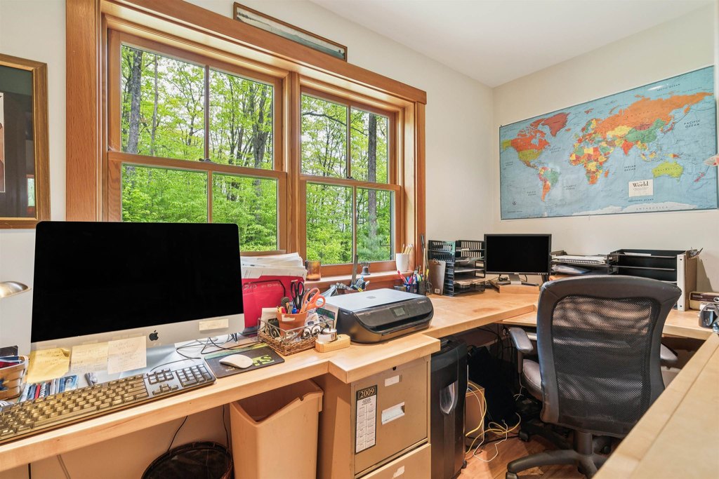 Hartford, Vermont, 05001, United States, 2 Bedrooms Bedrooms, ,2.5 BathroomsBathrooms,Residential,Forsale,1999512