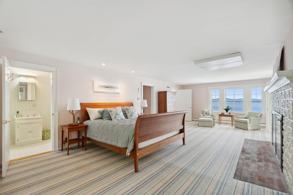 Wolfeboro, New Hampshire, 03894, United States, 11 Bedrooms Bedrooms, ,11.5 BathroomsBathrooms,Residential,Forsale,1893958