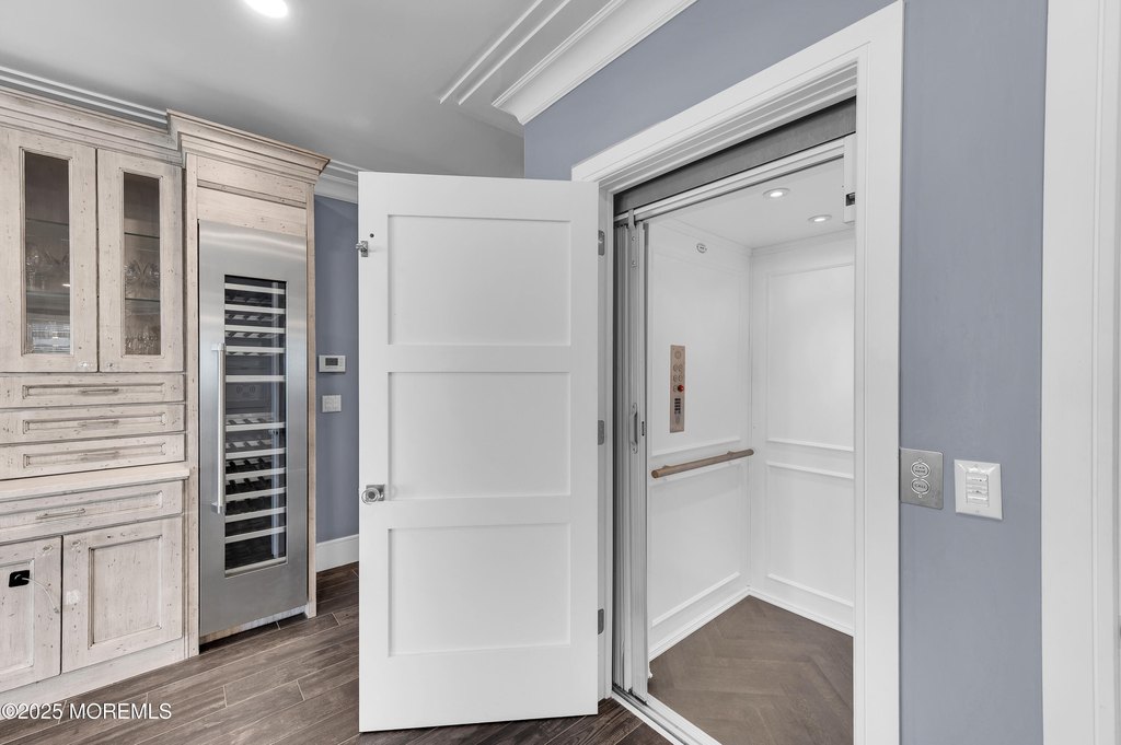 Mantoloking, New Jersey, 08738, United States, 12 Bedrooms Bedrooms, ,8.5 BathroomsBathrooms,Residential,Forsale,1945909