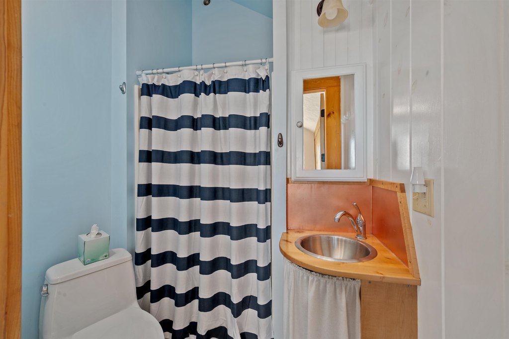 Bridgewater, New Hampshire, 03222, United States, 2 Bedrooms Bedrooms, ,2 BathroomsBathrooms,Residential,Forsale,1968475