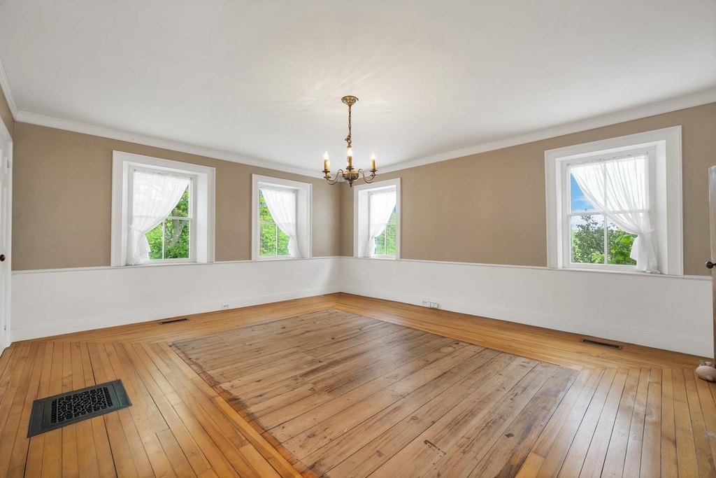Francestown, New Hampshire, 03043, United States, 3 Bedrooms Bedrooms, ,2 BathroomsBathrooms,Residential,Forsale,1933994