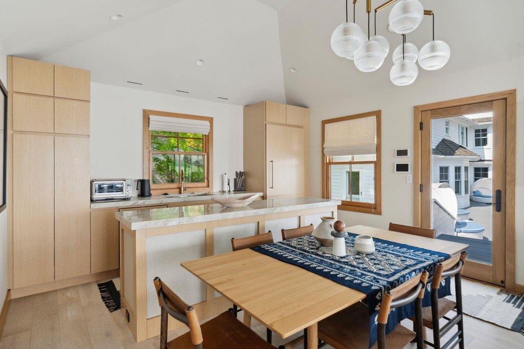 Wolfeboro, New Hampshire, 03894, United States, 11 Bedrooms Bedrooms, ,11.5 BathroomsBathrooms,Residential,Forsale,1893958