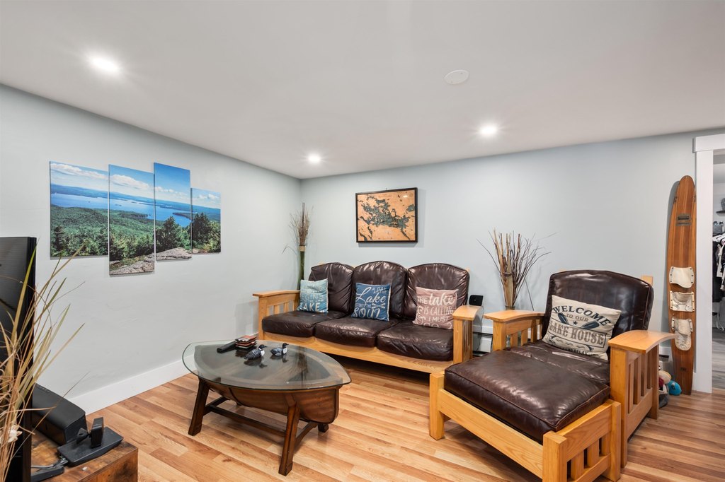 Laconia, New Hampshire, 03246, United States, 4 Bedrooms Bedrooms, ,2.5 BathroomsBathrooms,Residential,Forsale,1952803