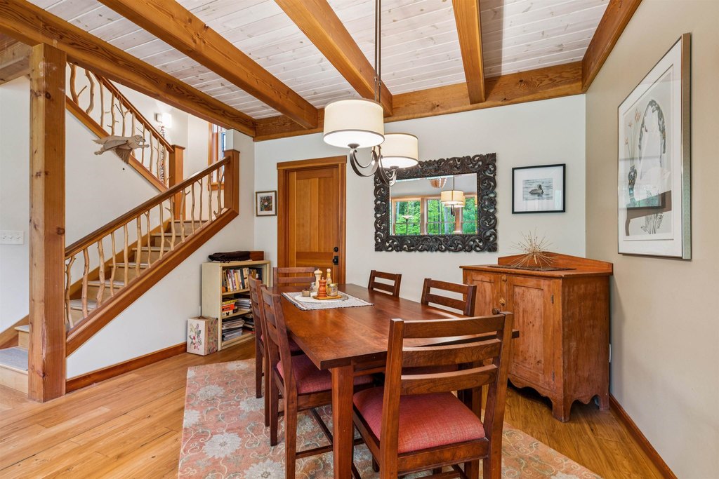 Hartford, Vermont, 05001, United States, 2 Bedrooms Bedrooms, ,2.5 BathroomsBathrooms,Residential,Forsale,1999512