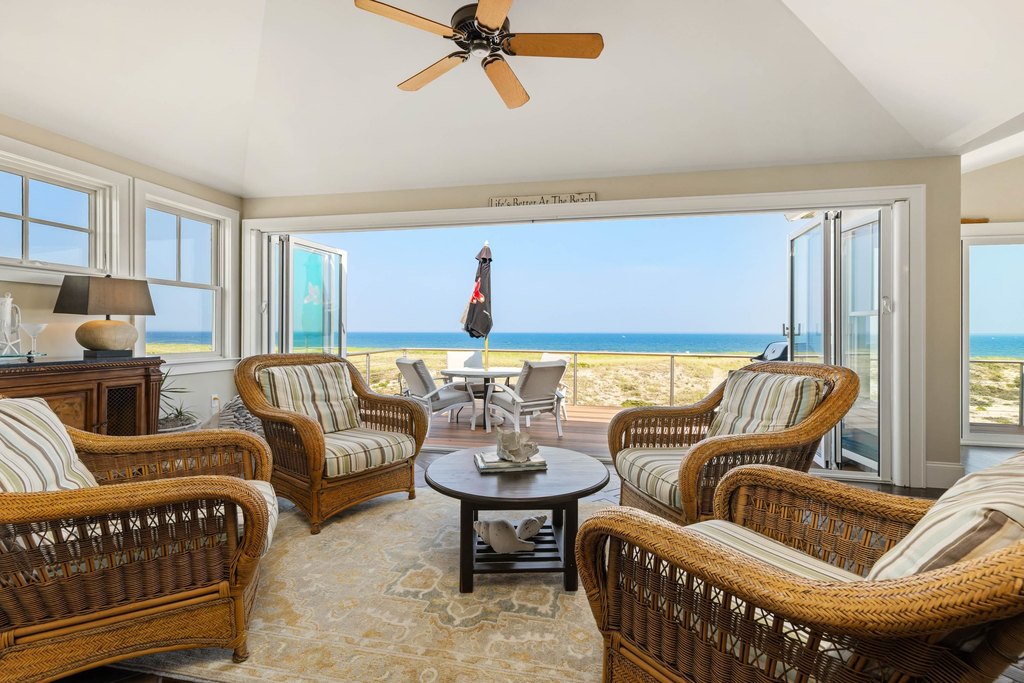 Seabrook, New Hampshire, 03874, United States, 4 Bedrooms Bedrooms, ,4 BathroomsBathrooms,Residential,Forsale,1933931