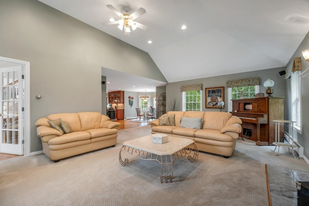 Gilford, New Hampshire, 03249, United States, 4 Bedrooms Bedrooms, ,3.5 BathroomsBathrooms,Residential,Forsale,1893887