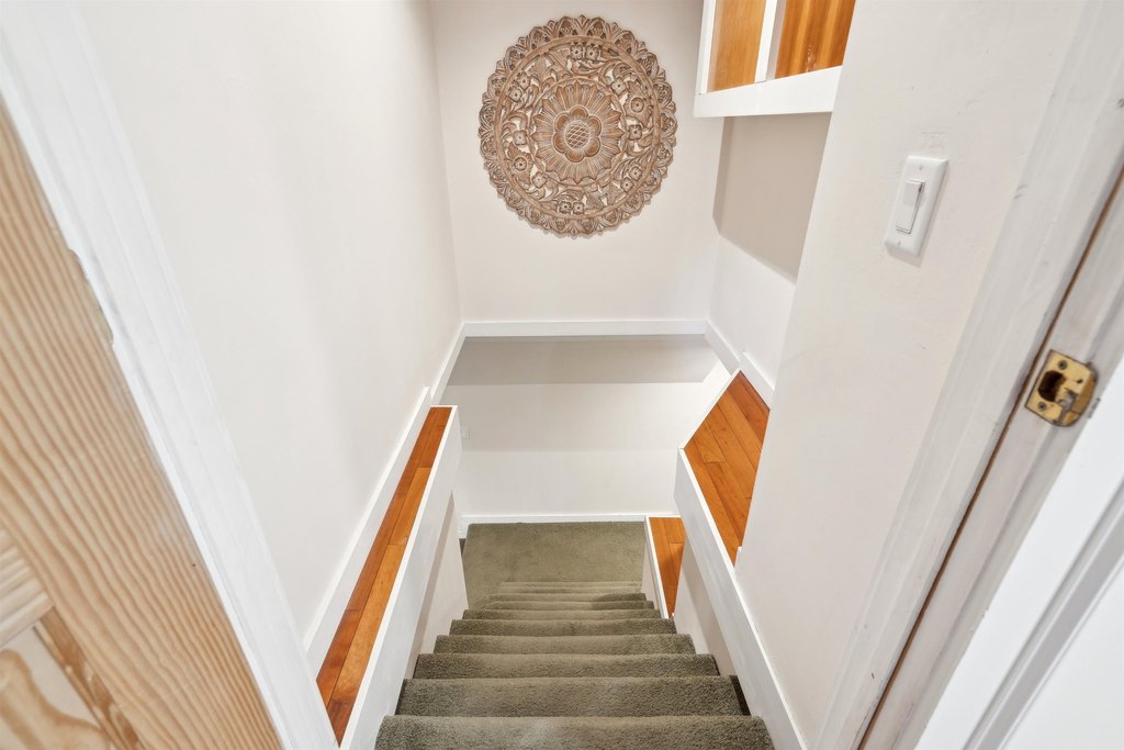 Lyme, New Hampshire, 03768, United States, 4 Bedrooms Bedrooms, ,3.5 BathroomsBathrooms,Residential,Forsale,1999511