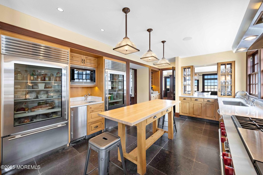 Bay Head, New Jersey, 08742, United States, 9 Bedrooms Bedrooms, ,6.5 BathroomsBathrooms,Residential,Forsale,1884505