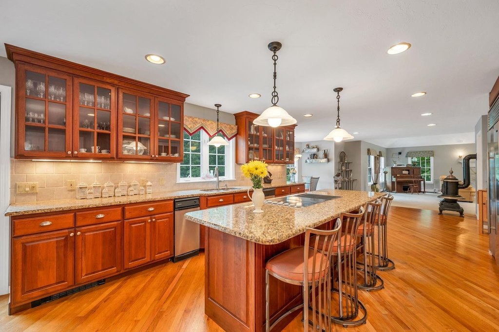 Gilford, New Hampshire, 03249, United States, 4 Bedrooms Bedrooms, ,3.5 BathroomsBathrooms,Residential,Forsale,1893887