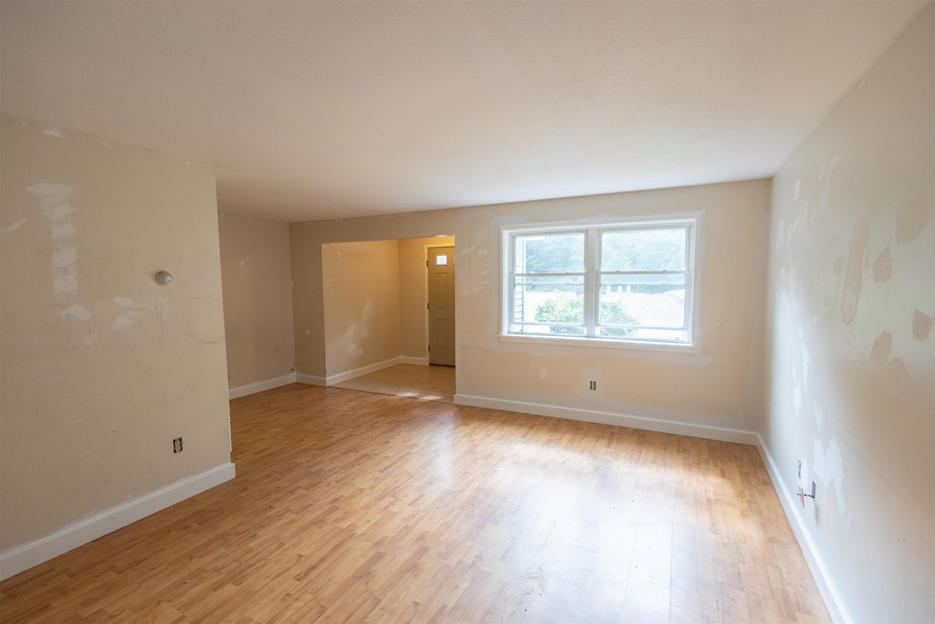 Tamworth, New Hampshire, 03886, United States, 13 Bedrooms Bedrooms, ,12 BathroomsBathrooms,Residential,Forsale,1968468