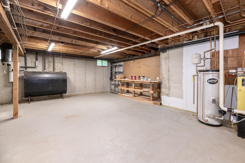 Laconia, New Hampshire, 03246, United States, 3 Bedrooms Bedrooms, ,2.5 BathroomsBathrooms,Residential,Forsale,1968469