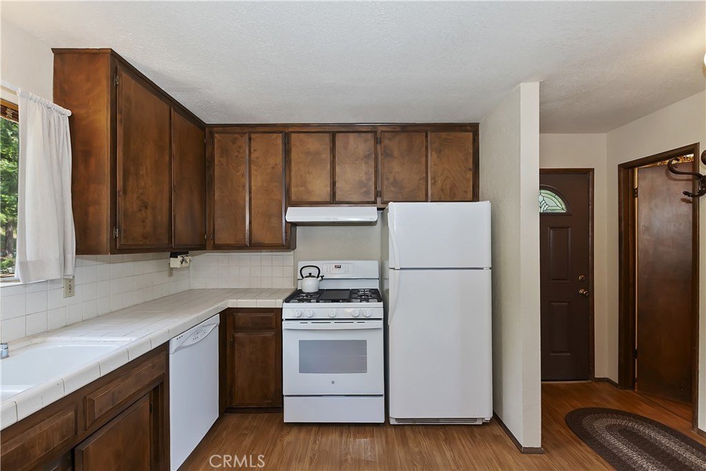 Lake Arrowhead, California, 92352, United States, 3 Bedrooms Bedrooms, ,1.5 BathroomsBathrooms,Residential,Forsale,1953296